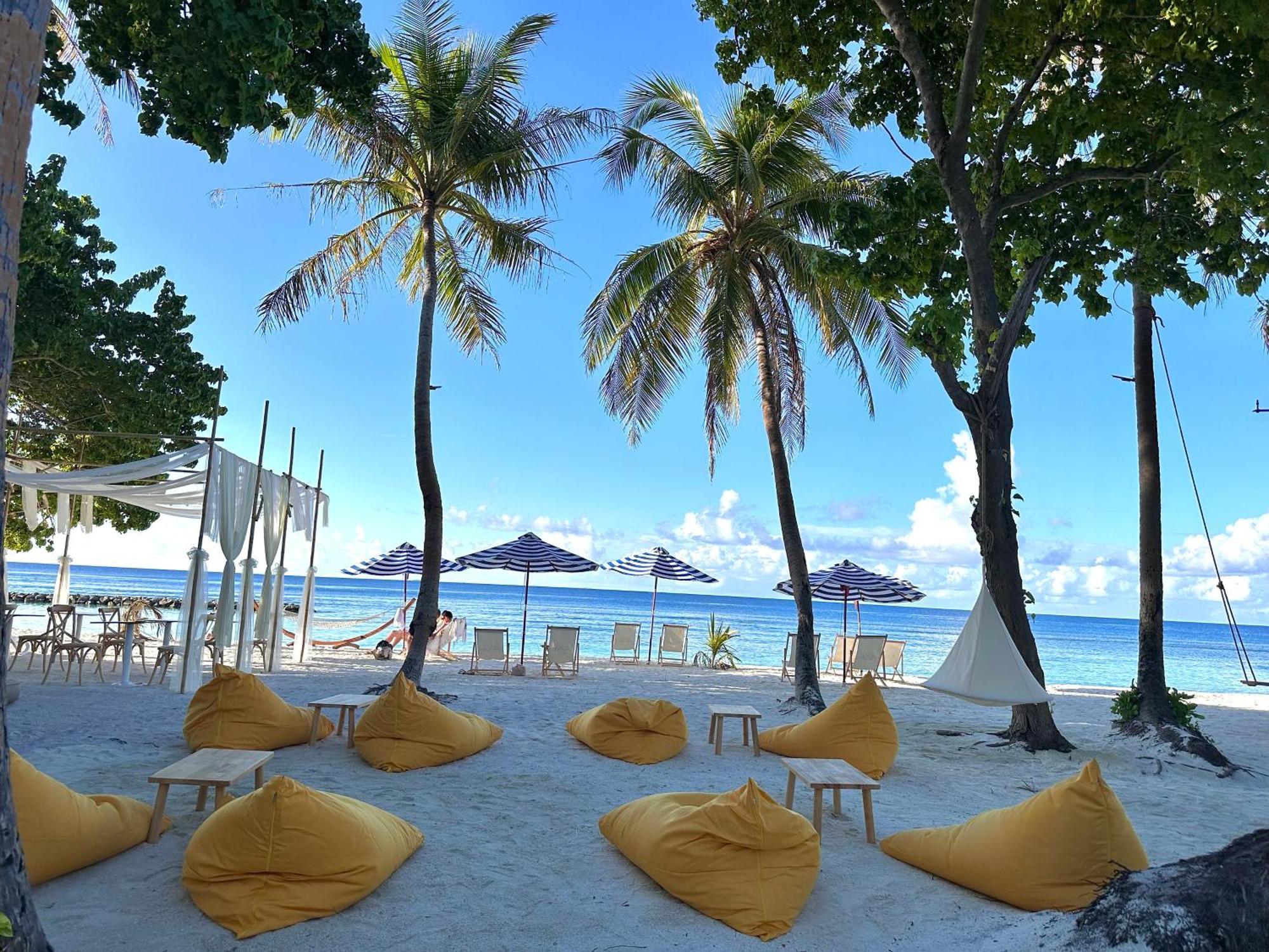 Galaxy Sunrise Sea View Hotel Fulidhoo Bagian luar foto