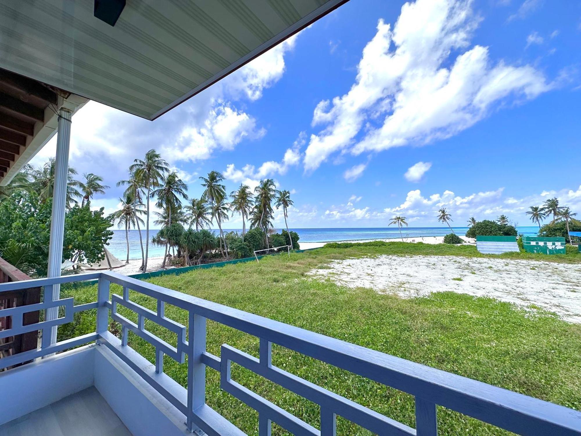 Galaxy Sunrise Sea View Hotel Fulidhoo Bagian luar foto
