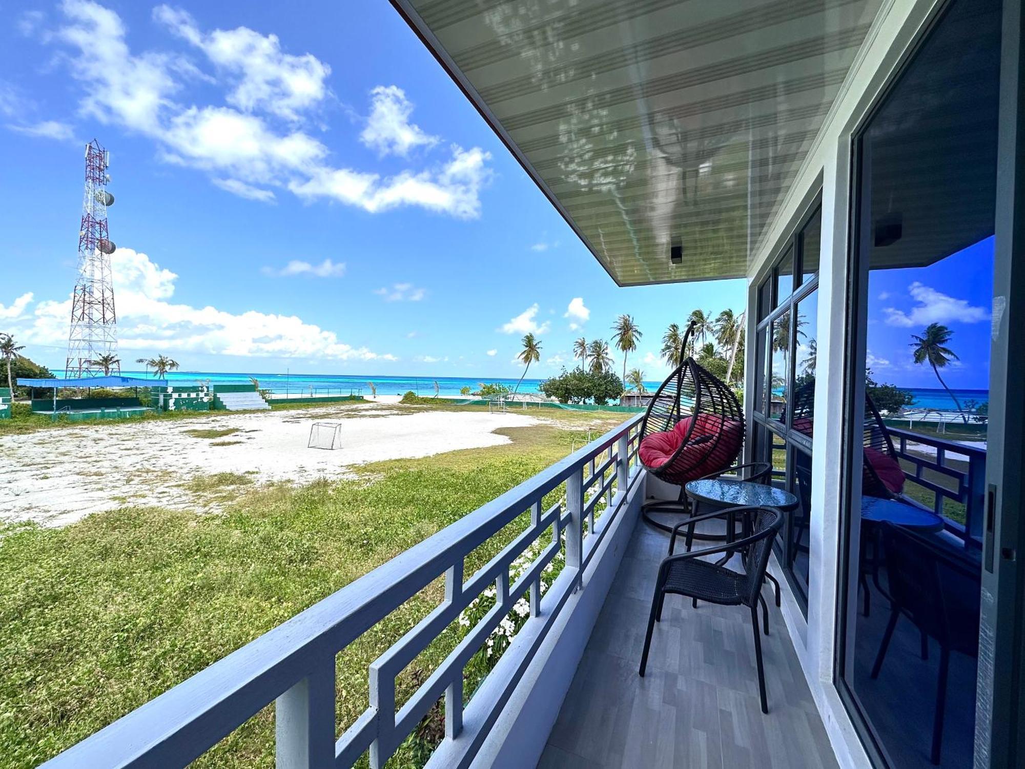 Galaxy Sunrise Sea View Hotel Fulidhoo Bagian luar foto