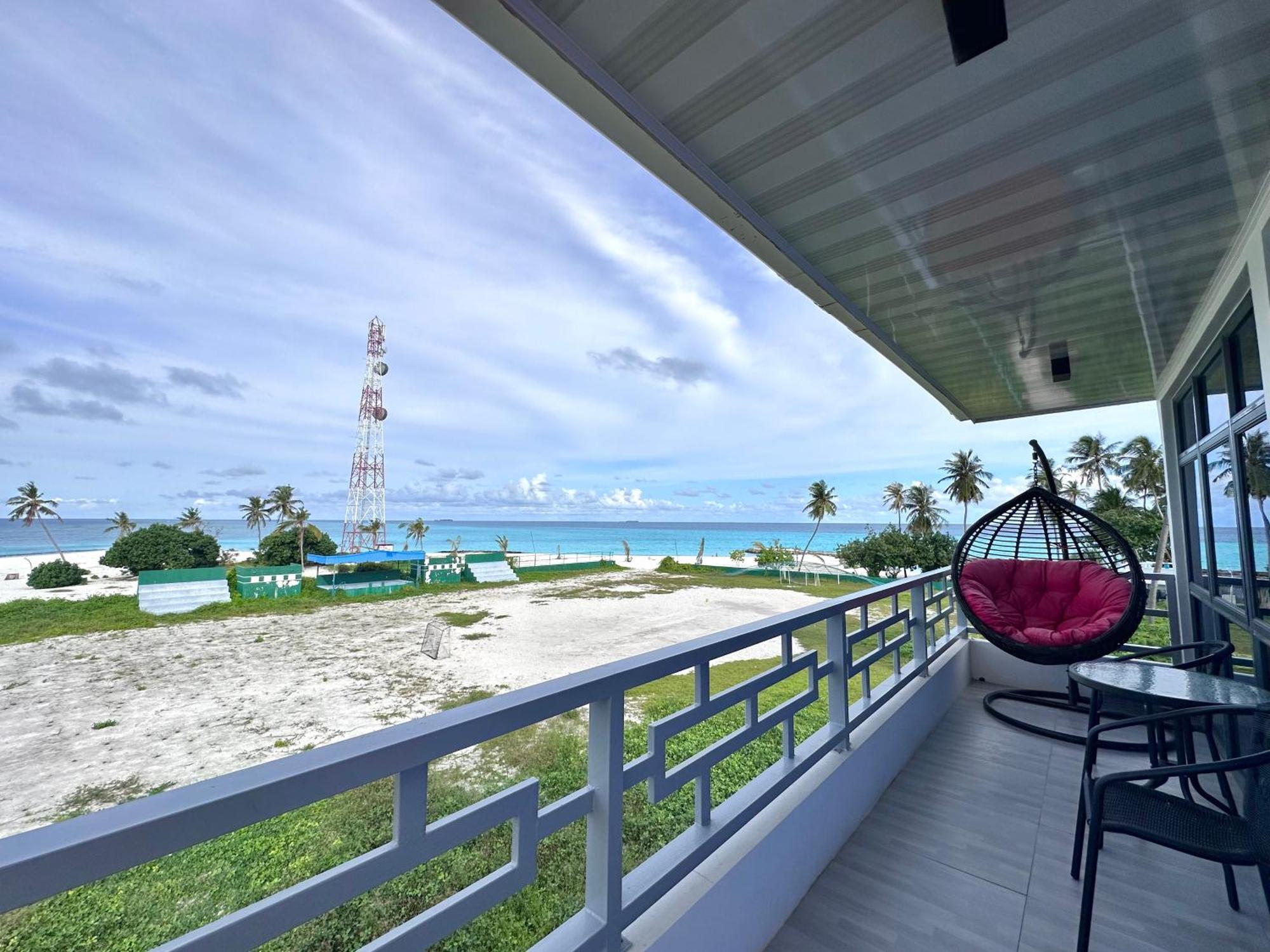 Galaxy Sunrise Sea View Hotel Fulidhoo Bagian luar foto
