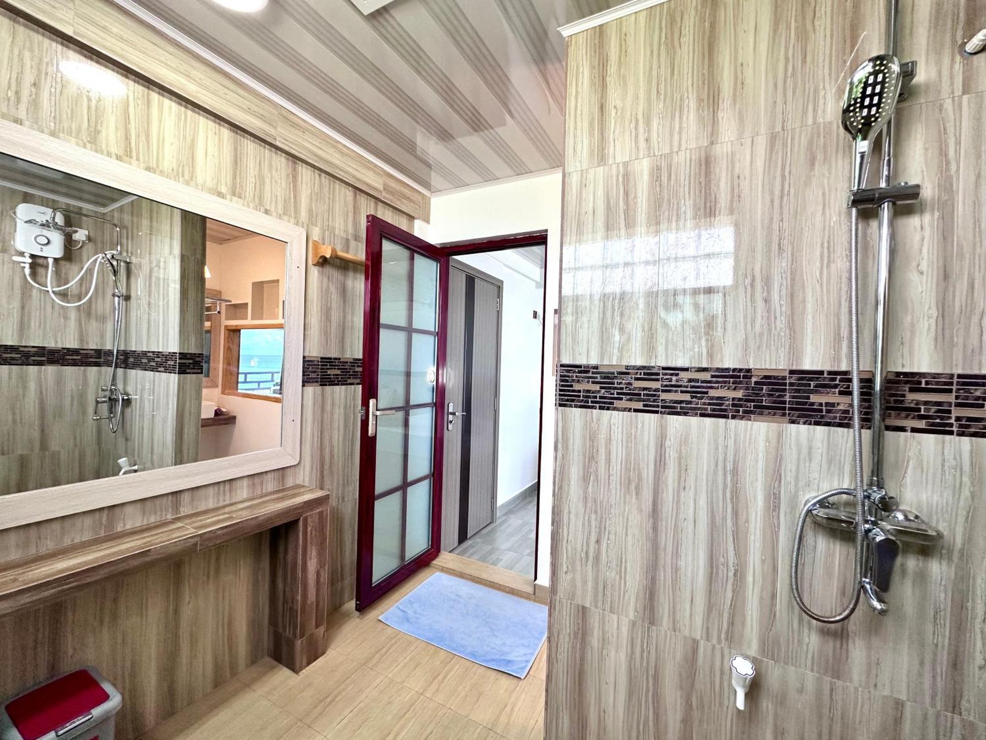 Galaxy Sunrise Sea View Hotel Fulidhoo Bagian luar foto