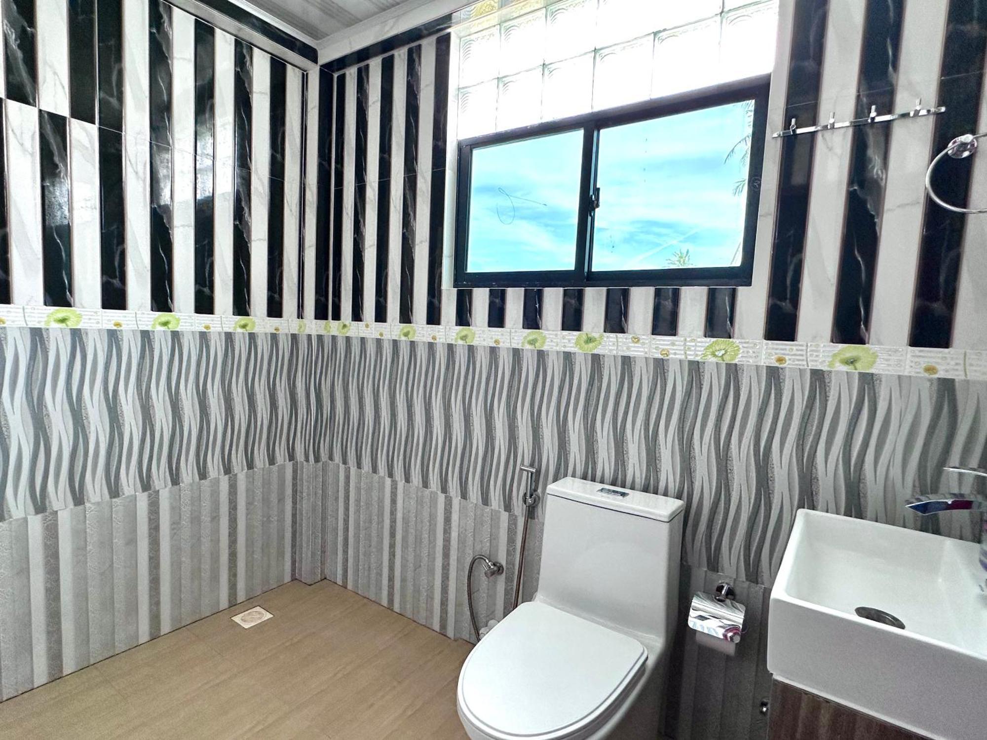 Galaxy Sunrise Sea View Hotel Fulidhoo Bagian luar foto