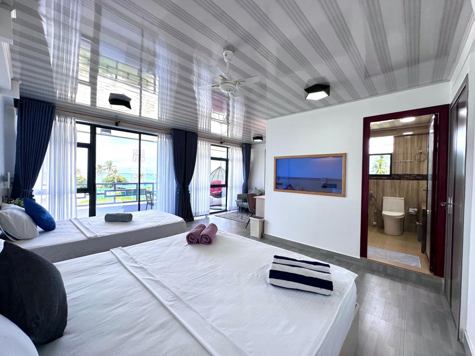 Galaxy Sunrise Sea View Hotel Fulidhoo Bagian luar foto