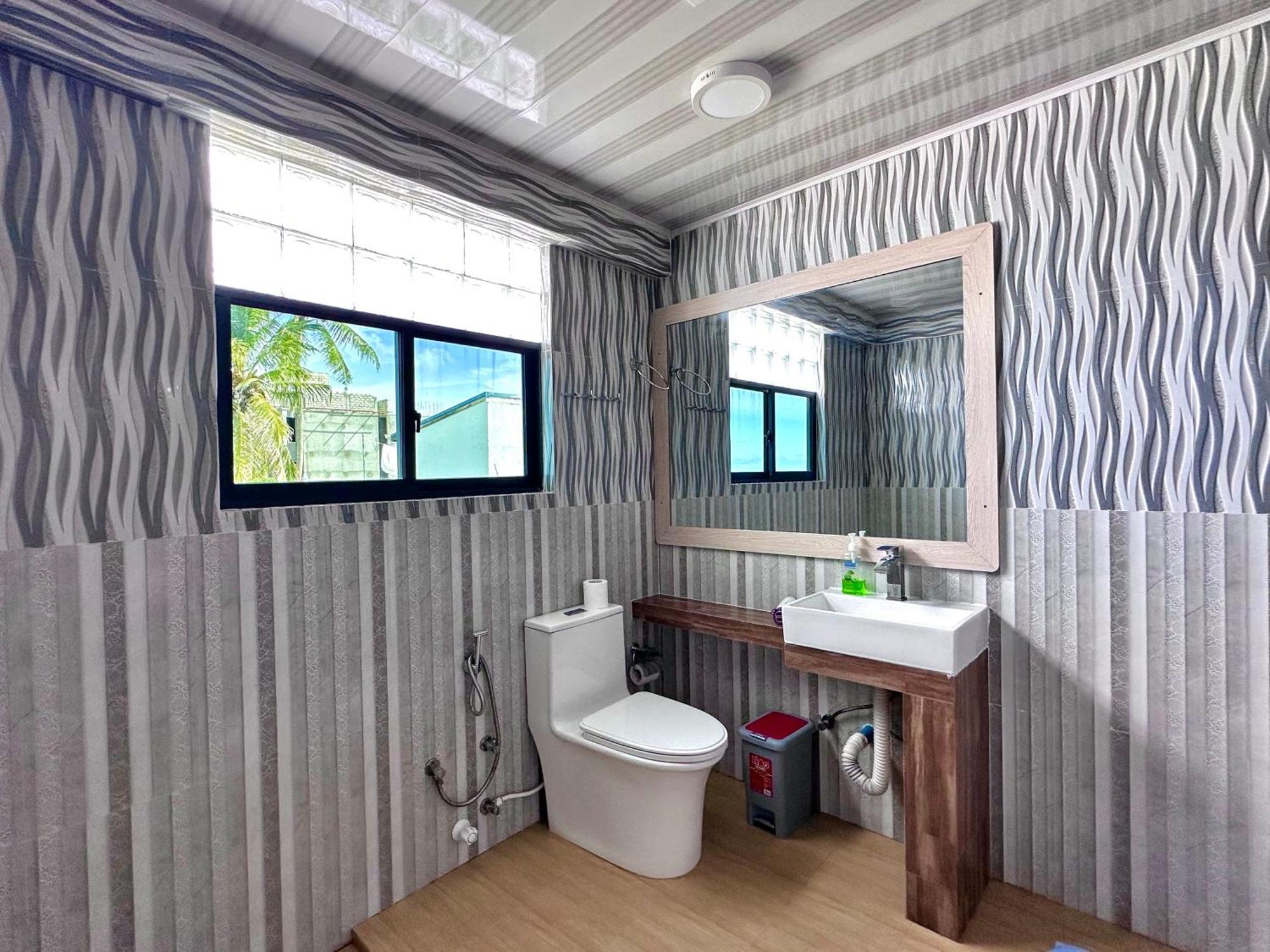 Galaxy Sunrise Sea View Hotel Fulidhoo Bagian luar foto