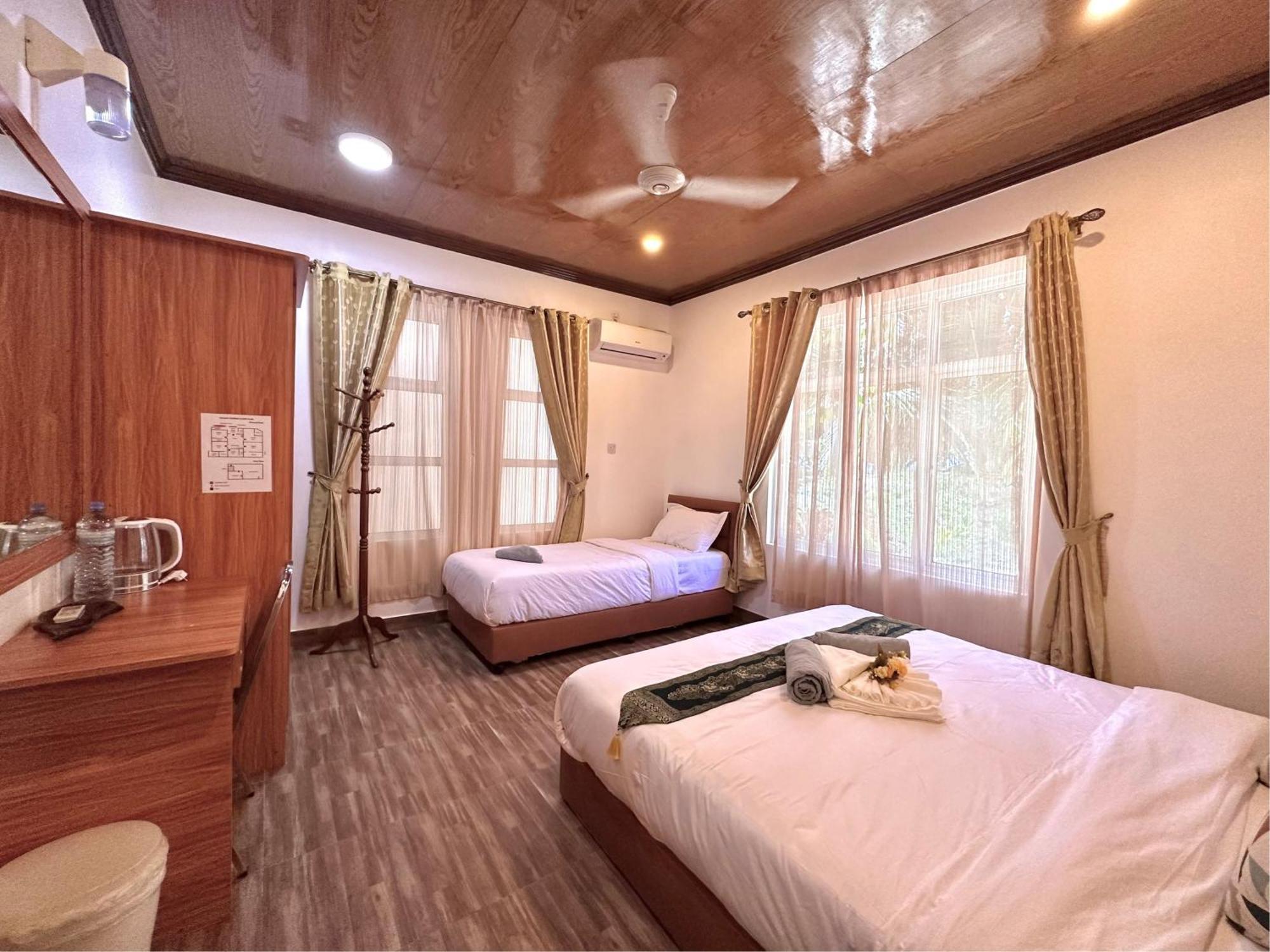 Galaxy Sunrise Sea View Hotel Fulidhoo Bagian luar foto